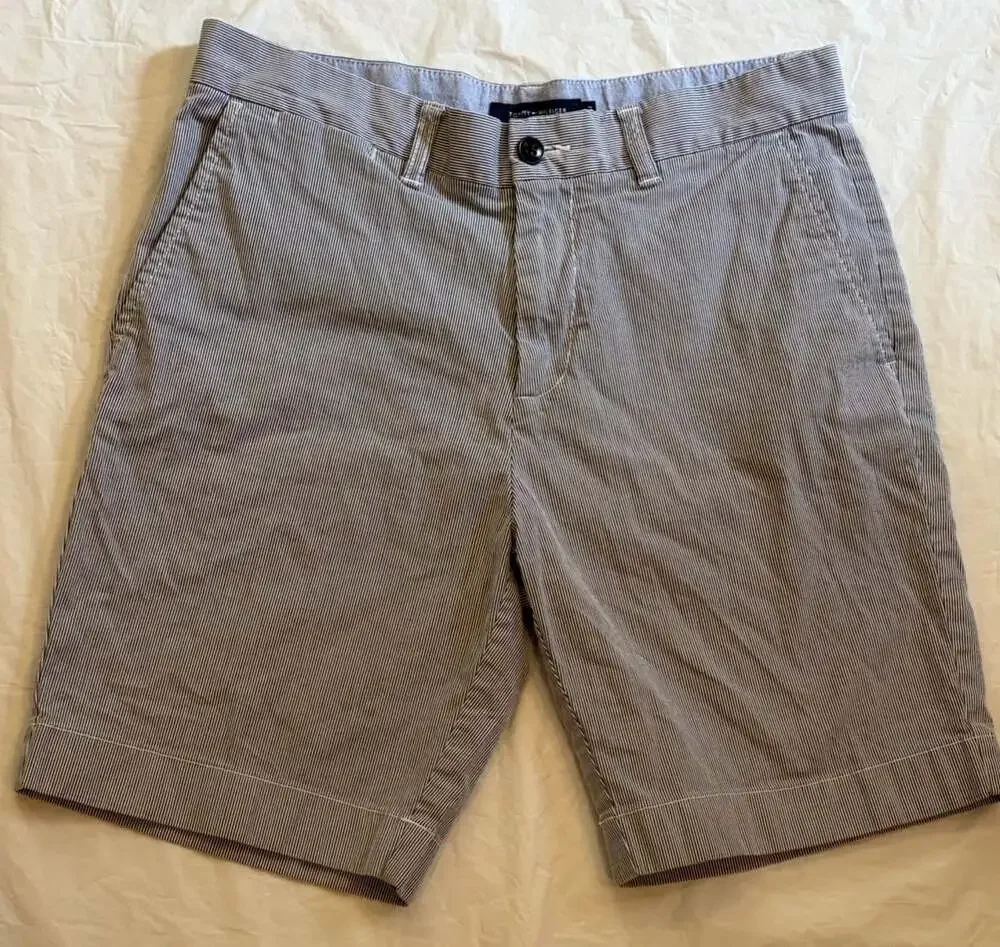 Tommy Hilfiger Shorts Men's 32x10 Blue/White Stripe Textured Flat Front Comfort